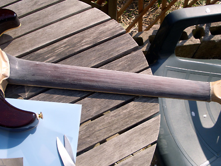 サテン・フィニッシュ