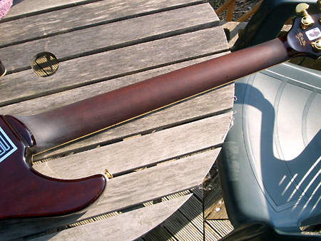 サテン・フィニッシュ